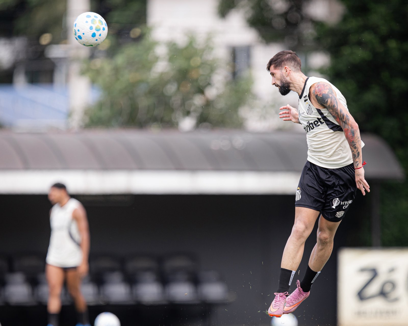 Santos Retorna aos Treinos Após Descanso e Intensifica Preparativos para Confronto Contra o Remo