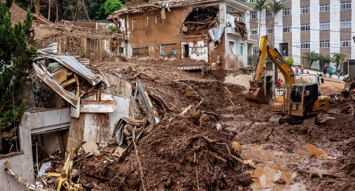 Tragédia em Minas Gerais: Número de Vítimas das Chuvas Atinge 72, Alarmando Autoridades e Comunidades