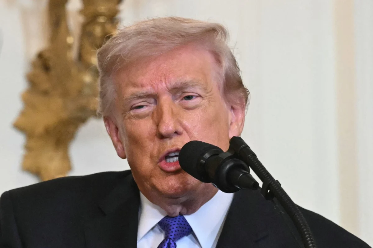 Trump Desafia Relatório de Inteligência em Defesa de Ação Militar Contra o Irã