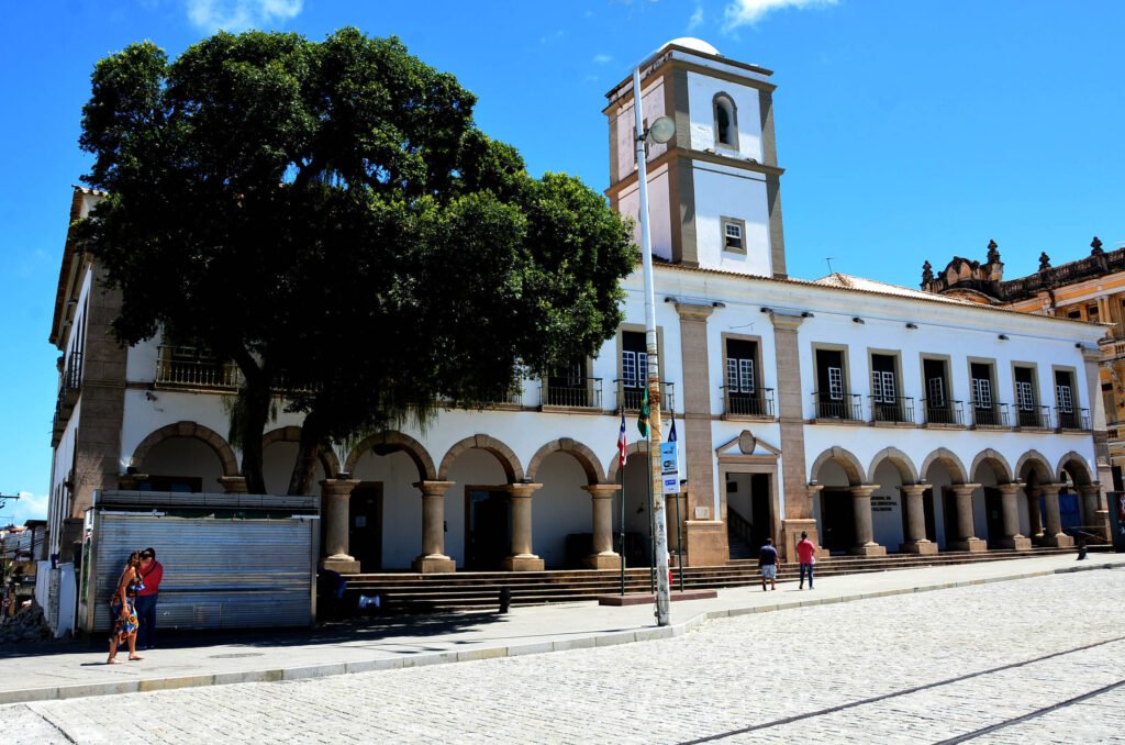 Vereadora é Condenada por Injúria Racial e Obrigada a Pagar Indenização por Danos Morais após Comentários Ofensivos