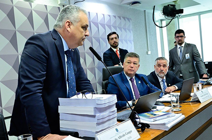 Votação do Relatório da CPMI do INSS Pode Se Estender Até a Madrugada: Expectativas e Implicações para a Previdência