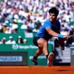 Alcaraz supera pressão e avança às quartas em Monte Carlo Alcaraz supera pressão e avança às quartas em Monte Carlo