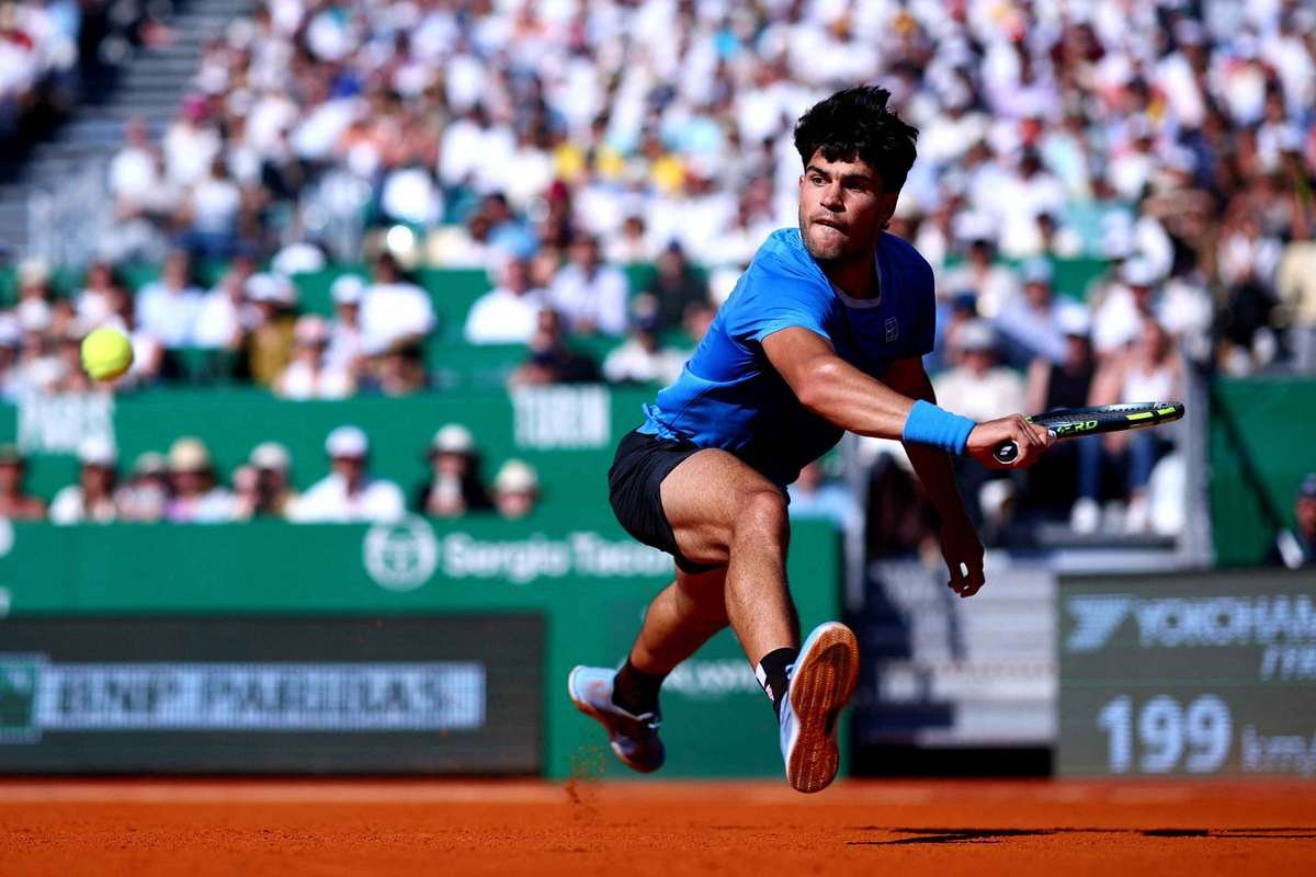 Alcaraz supera pressão e avança às quartas em Monte Carlo