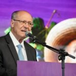 Alckmin descarta revogação da taxa sobre blusinhas em reunião