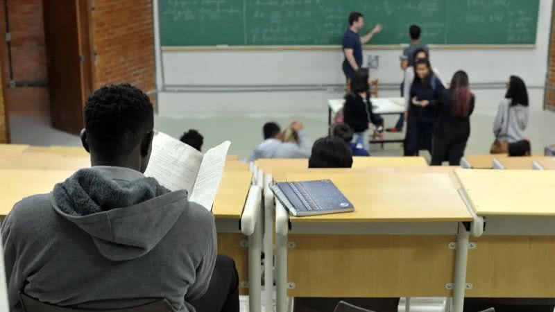 Alunos cotistas: 50% das vagas nas federais se formam com sucesso