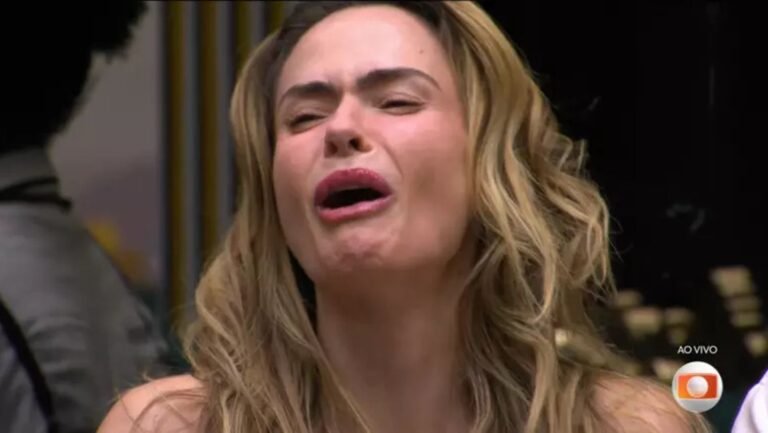 Ana Paula Renault se emociona com família na final do BBB 26