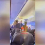 Argentino é preso em avião por situação inesperada; assista ao vídeo Argentino é preso em avião por situação inesperada; assista ao vídeo