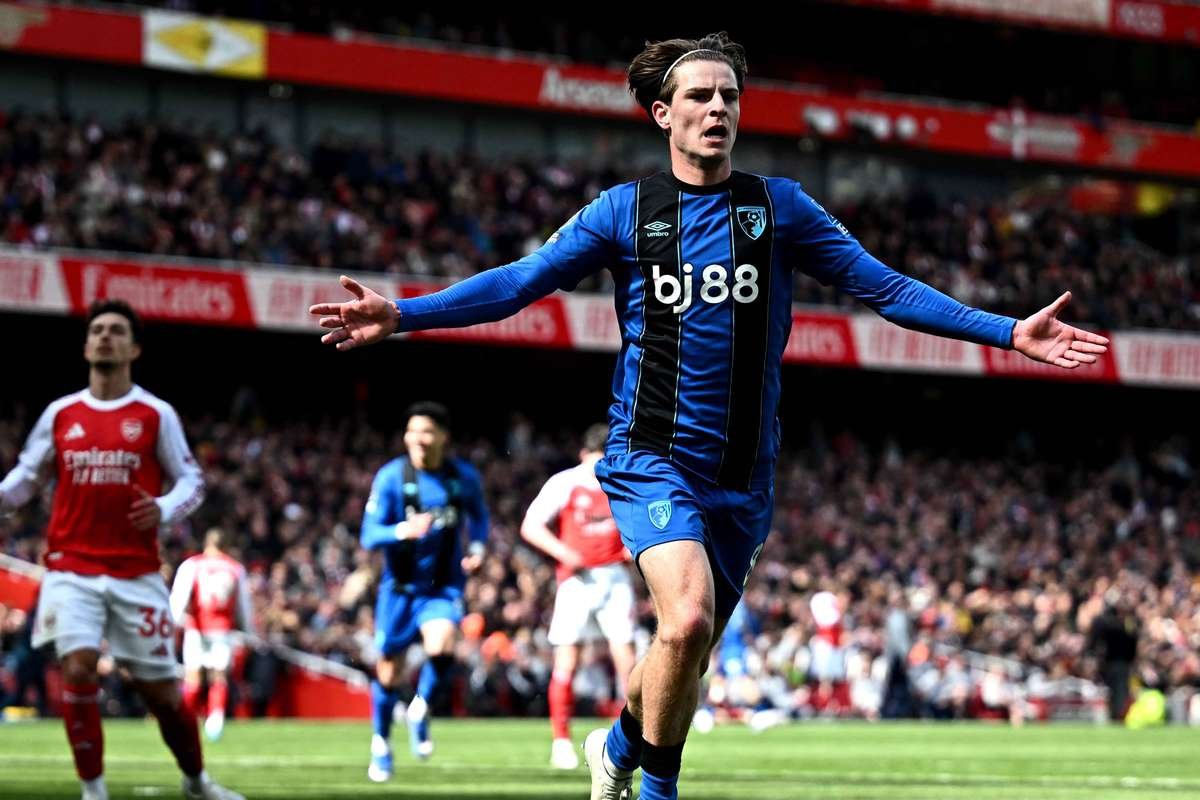 Arsenal cai para Bournemouth e City pode empatar com líder