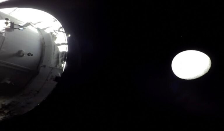 Artemis 2 treinou por dois anos e até com Lua inflável para fotografar em gravidade zero