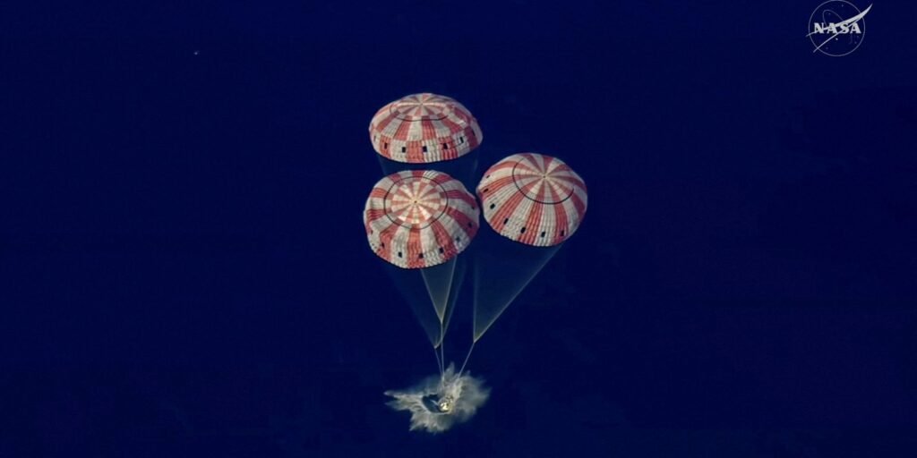 Astronautas da Artemis 2 voltam à Terra após missão lunar de 10 dias
