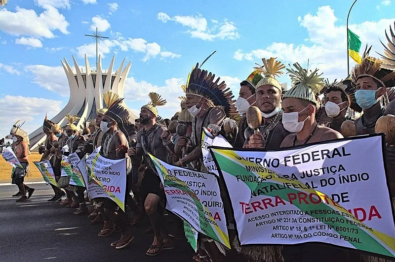 Indígenas protestam contra o marco temporal no Acampamento Terra Livre (ATL), em 2021: direito segue ameaçado