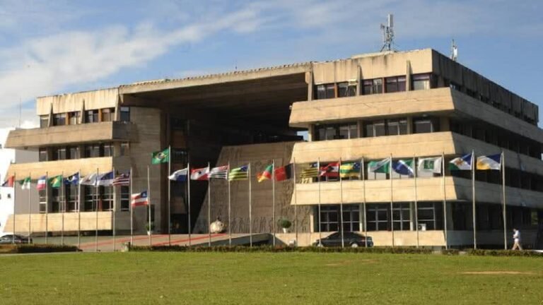 Audiência da Alba debate nova taxa no Aeroporto de Salvador