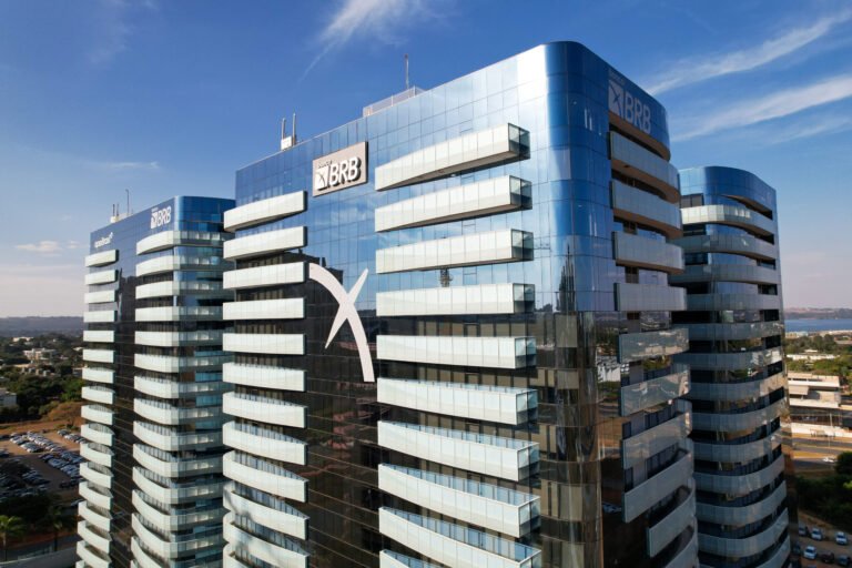 BRB destitui dois diretores ligados à antiga gestão, sob suspeita no caso Master