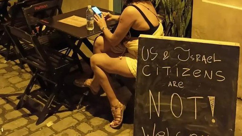 Bar é multado por proibir entrada de americanos e israelenses