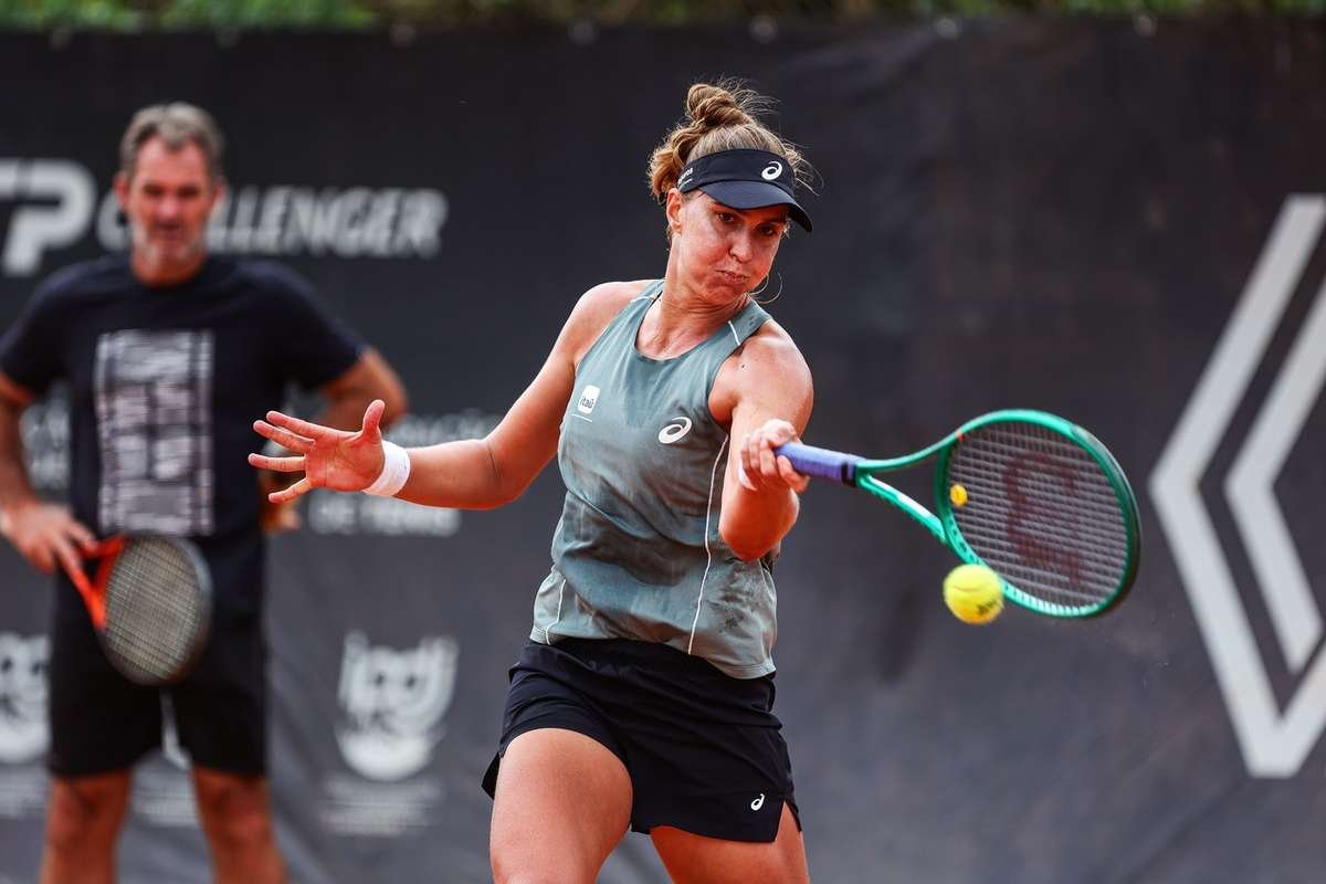 Bia Haddad conquista vitória em chave principal com novo treinador