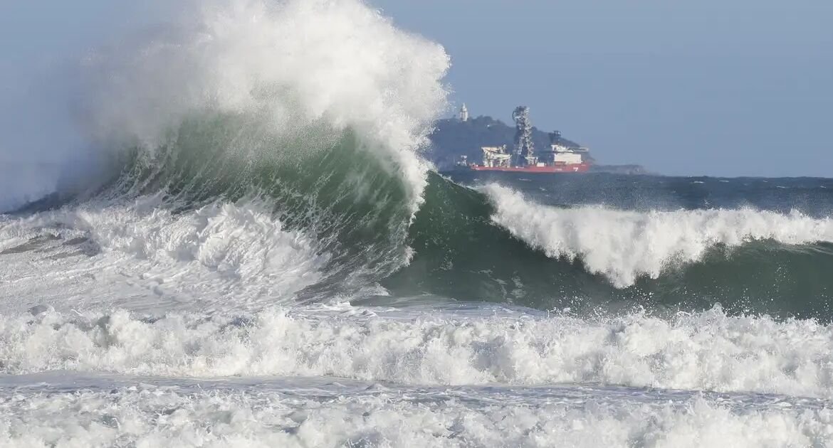 Bombeiros do RJ realizaram mais de 8 mil salvamentos no mar em 2026
