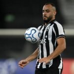 Botafogo empata com Coritiba após erro e pressiona Franclim Botafogo empata com Coritiba após erro e pressiona Franclim