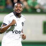 Botafogo revela escalação para duelo decisivo contra Internacional
