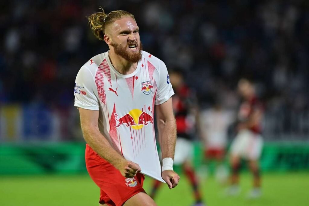 Bragantino vence Flamengo e afasta time do G5 do Brasileirão