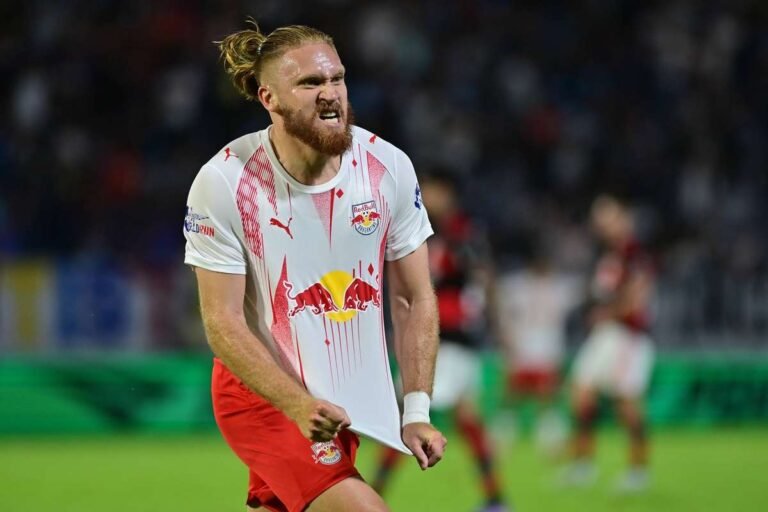 Bragantino vence Flamengo e afasta time do G5 do Brasileirão