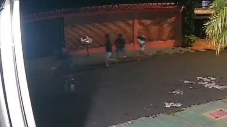 Caloura vive confusão entre assalto e trote em república estudantil