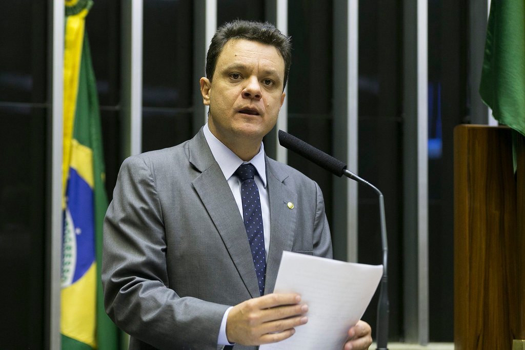 Câmara elege indicado do PT para TCU após acordo com Motta e articulação frustrada de Flávio