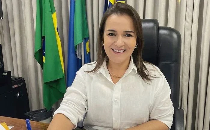 Campo Grande: Prefeita veta uso de banheiro feminino por trans