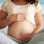 Cantora sertaneja revela gravidez e encanta fãs com barrigão!