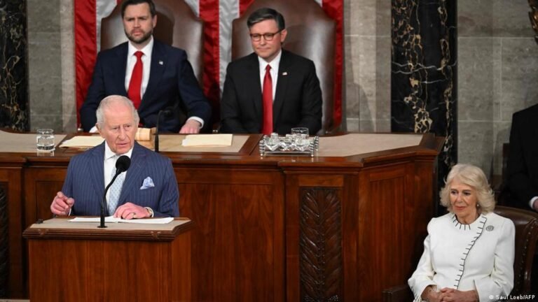 Charles 3º manda mensagens indiretas a Trump em discurso nos EUA