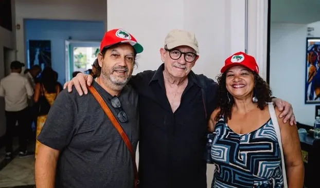 Silvio Rodríguez se reuniu com Chico Buarque e brigada do MST em Cuba