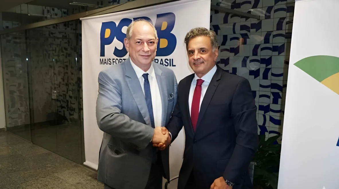 Ciro Gomes e Aécio Neves na abertura da reunião nacional do PSDB em abril de 2026