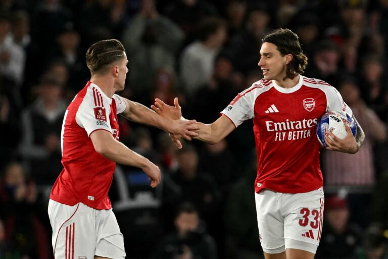 Como Assistir e Escalações Previstas do Jogo Hoje