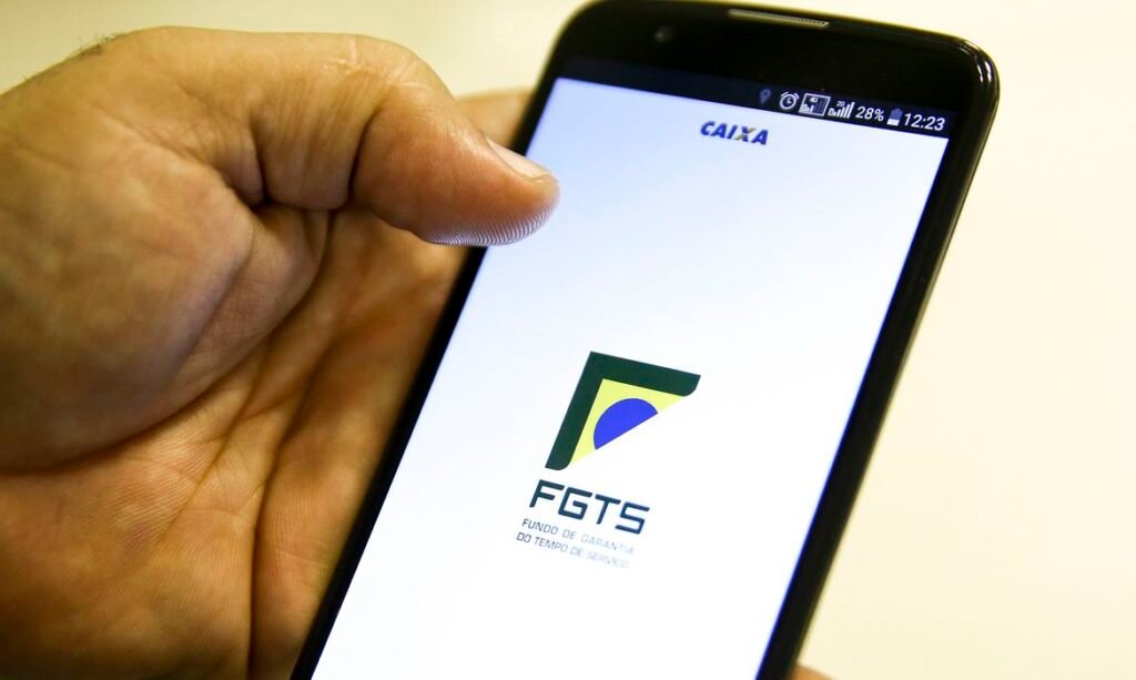 Setor da construção se opõe à liberação do FGTS para trabalhadores pagarem dívidas