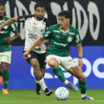 Corinthians resiste ao Palmeiras e empata clássico emocionante Corinthians resiste ao Palmeiras e empata clássico emocionante