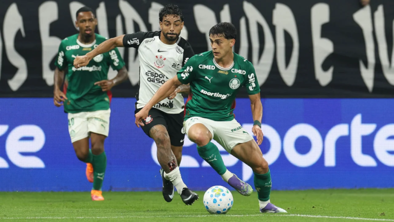 Corinthians resiste ao Palmeiras e empata clássico emocionante