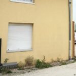 Criança é salva após ser mantida em van por dois anos Criança é salva após ser mantida em van por dois anos