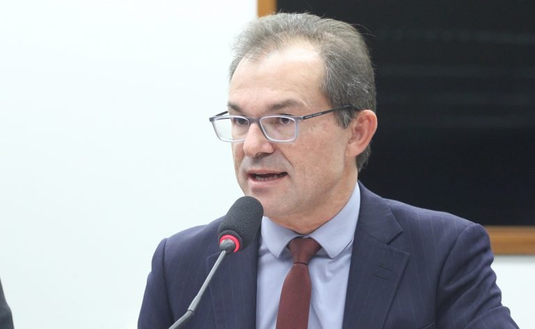 Crime organizado controla internet de 6 milhões em 313 municípios