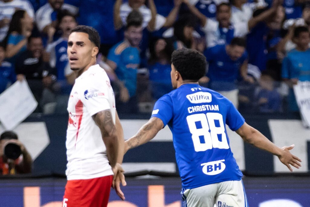 Cruzeiro vence RB Bragantino e renova esperanças no Brasileirão