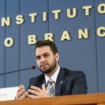 Defesa alerta para risco à vida de Filipe Martins e busca apoio internacional