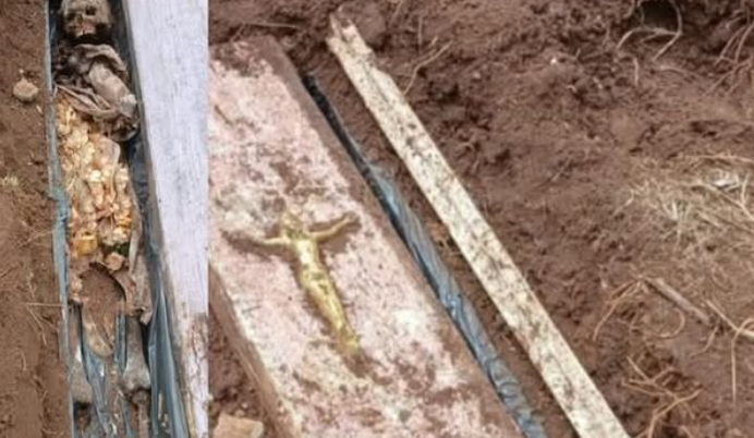 Morador encontra ossada em caixão enterrado no quintal de casa alugada