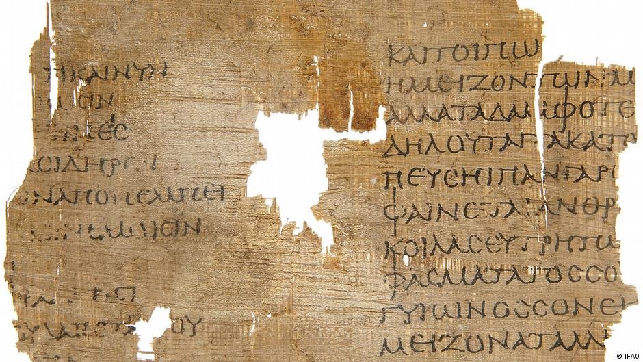 Descoberta de Papiro Revela Versos Perdidos de Filósofo Grego