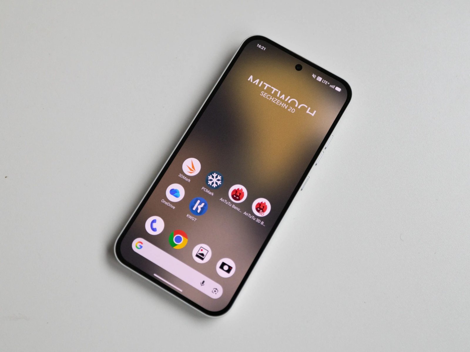 Descubra o que torna este celular de R$ 349 tão impressionante