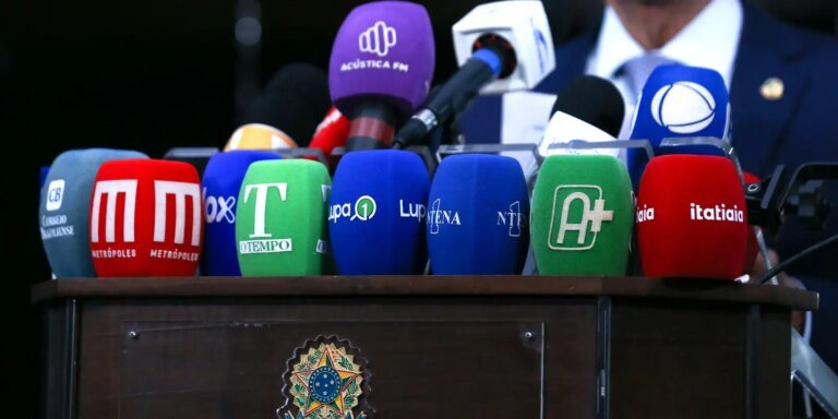 Jornalista não tem o que comemorar em seu dia, diz presidente da Fenaj