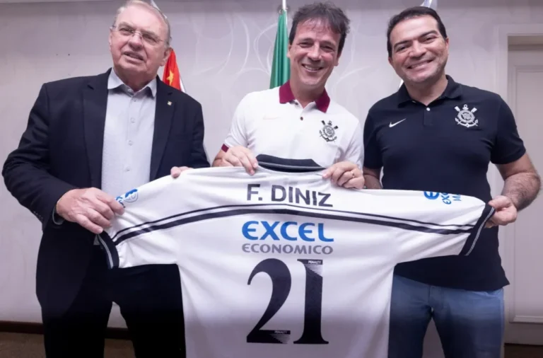 Diniz é oficialmente anunciado como novo técnico do Corinthians