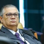 Dino conquista apoio majoritário para condenar Eduardo Bolsonaro