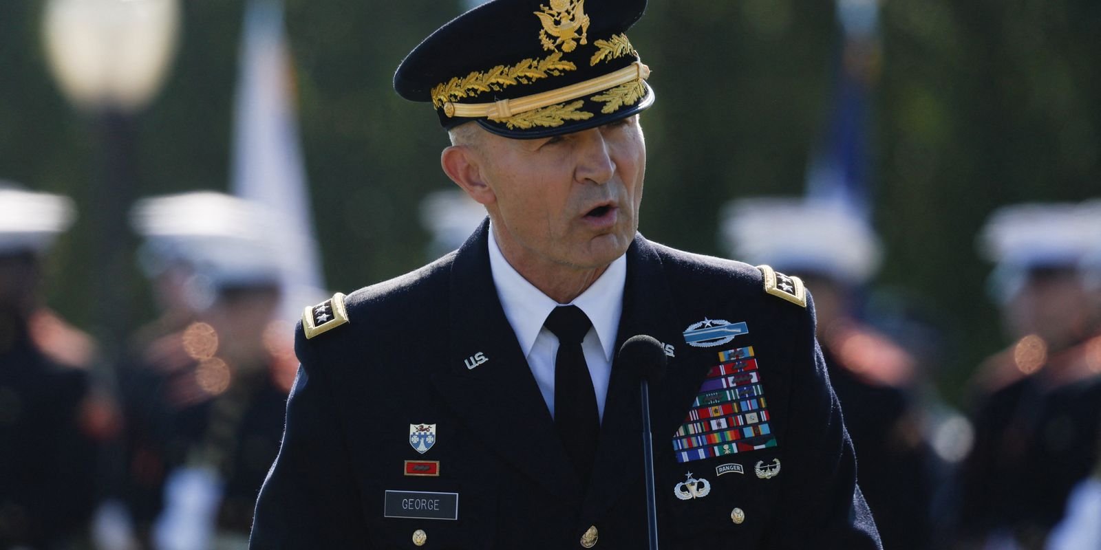 EUA: Secretário de Defesa exonera comandante do Exército