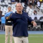 Eagle coloca SAF do Botafogo à venda em jornal britânico