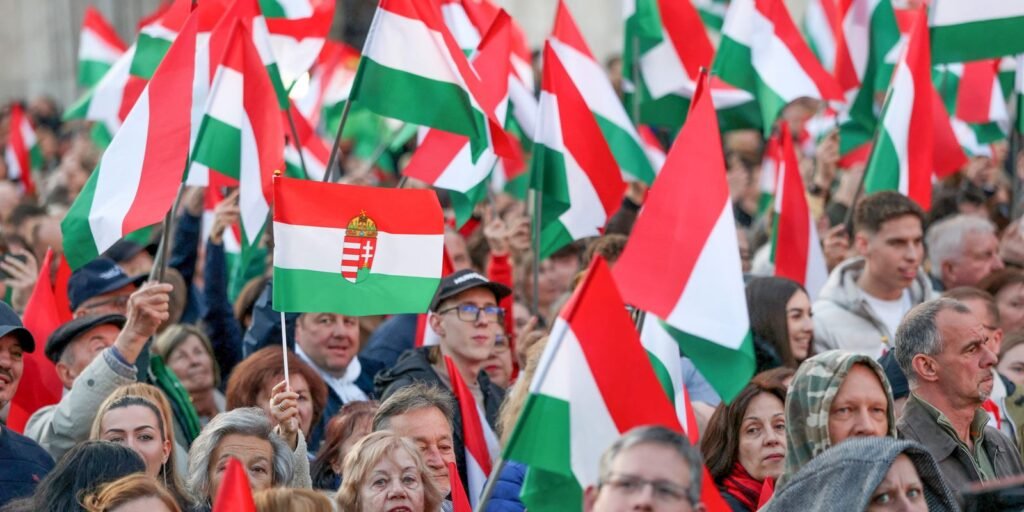 Eleições na Hungria: Orbán em risco de perder o poder neste domingo