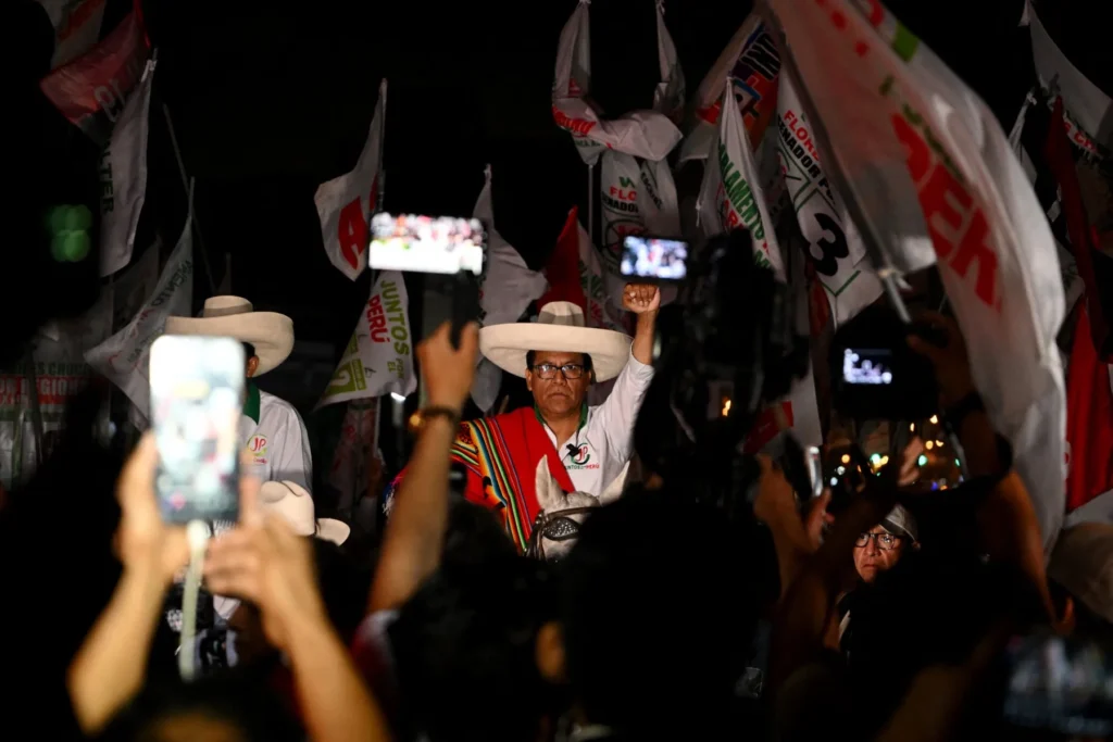 Eleições no Peru: 35 candidatos disputam presidência sem favoritos