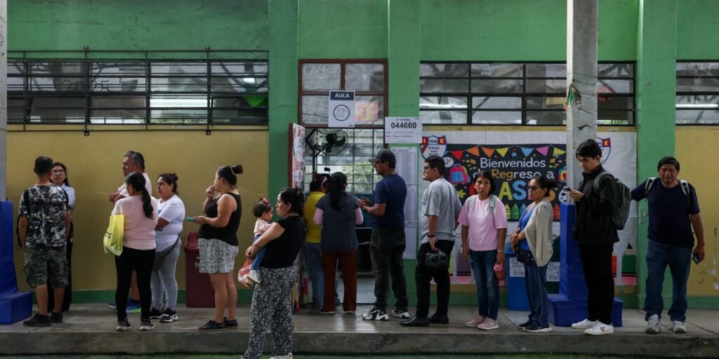 Eleições no Peru: ultraconservador e esquerda acirram disputa eleitoral